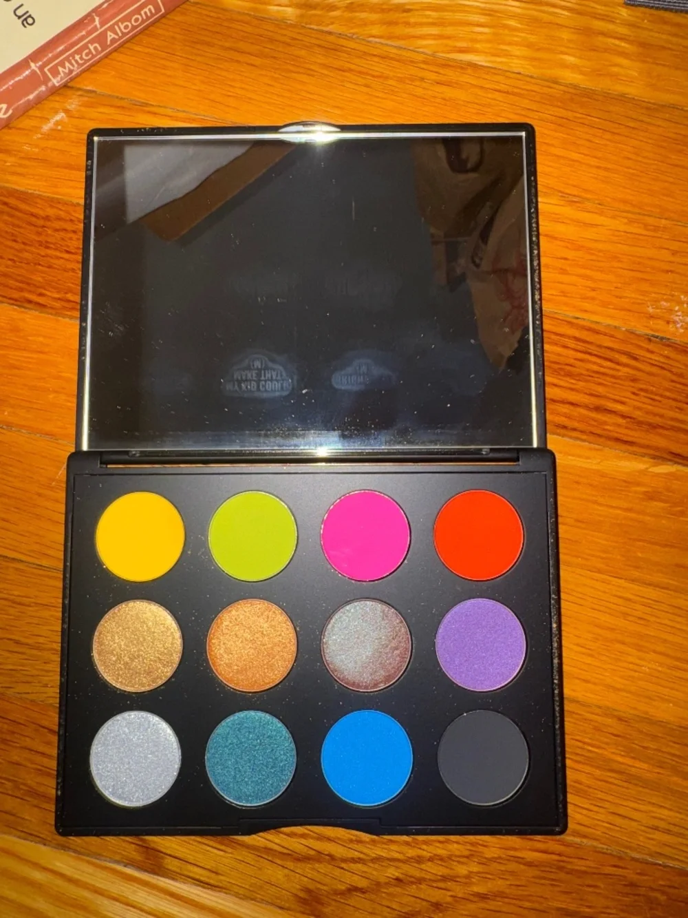 Mac Art Library Eyeshadow Palette